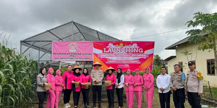 Dukung Program Ketanahan Pangan,Kapolsek Belitang 1 Bersama Pengurus Bhayangkari