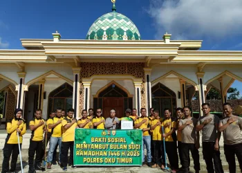 Polsek Belitang III Gelar Bakti Sosial dan Bersih-Bersih Masjid Sambut Bulan Suci Ramdhan 1446 H