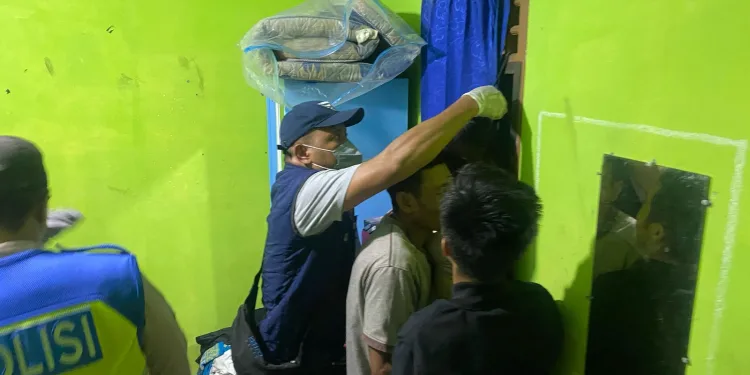Dugaan Masalah Pribadi, Seorang Gadis Cantik Gantung Diri di Kamar Kost