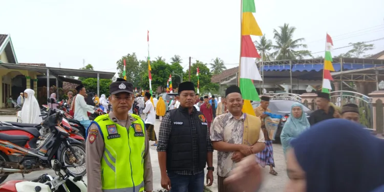 Berikan Rasa Aman, Polsek Belitang III Siagakan Personil Pam Sholat Idul Fitri
