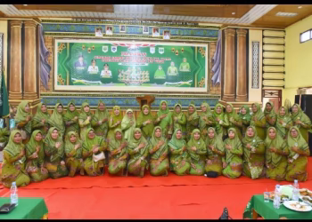 PC Muslimat NU OKU Timur Juara 1 Lomba Paduan Suara Tema “Kasih Sayang Seorang Ibu”